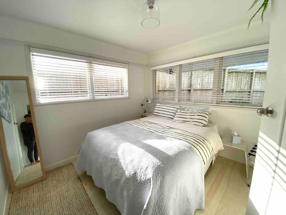 Own Sunny Quiet Haven, Own 1 Bedroom House & Garden With Car Park, To Airport, Cbd & Sylvia Park Mall *