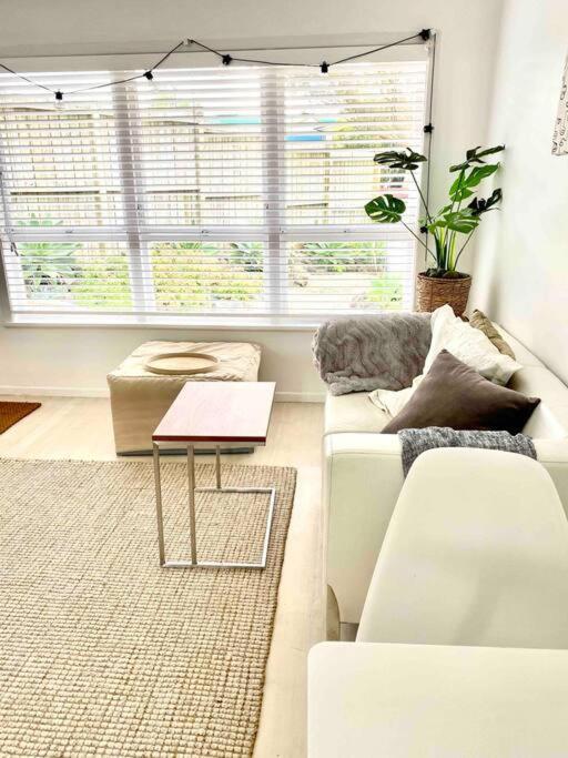 Apartment Own Sunny Quiet Haven, Own 1 Bedroom House & Garden With Car Park, To Airport, Cbd & Sylvia Park Mall Auckland